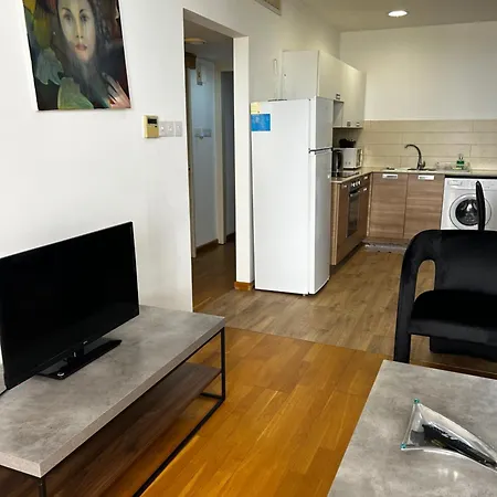 Ithaki Phinikoudes No. 102 * Larnaca