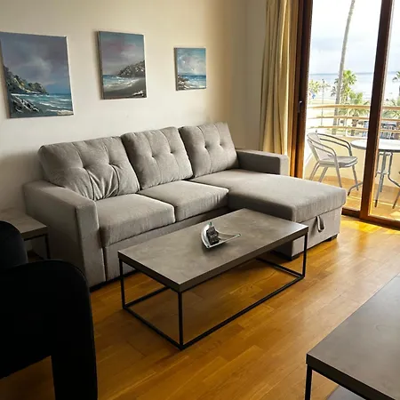 Apartmán Ithaki Phinikoudes No. 102 *