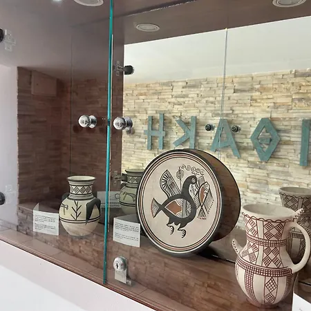 Ithaki Phinikoudes No. 102 Apartman *