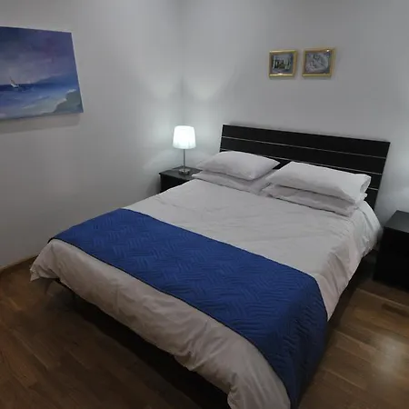 Ithaki Phinikoudes No. 102