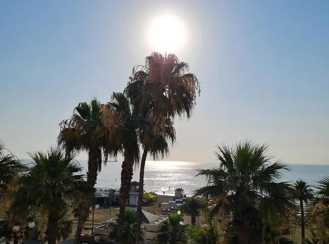 Ithaki Phinikoudes No. 102 *