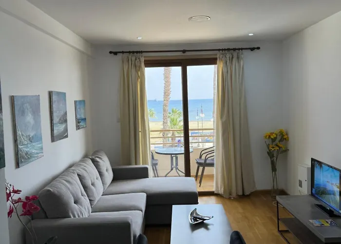 Ithaki Phinikoudes No. 102 Larnaca