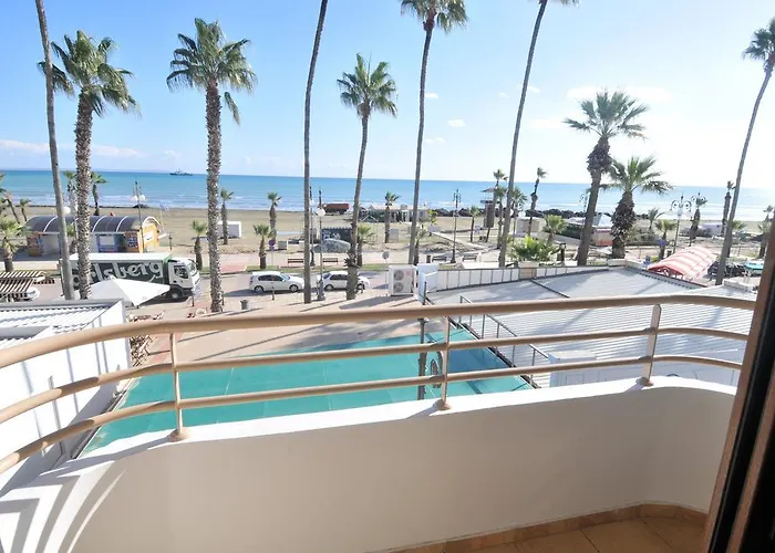 Ithaki Phinikoudes No. 102 * ラルナカ