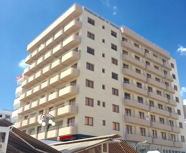 Ithaki Phinikoudes No. 102 * ラルナカ