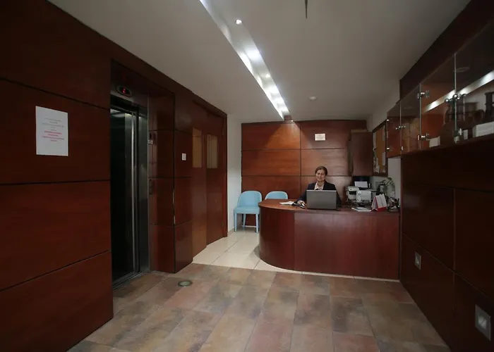 Ithaki Phinikoudes No. 102 * ラルナカ